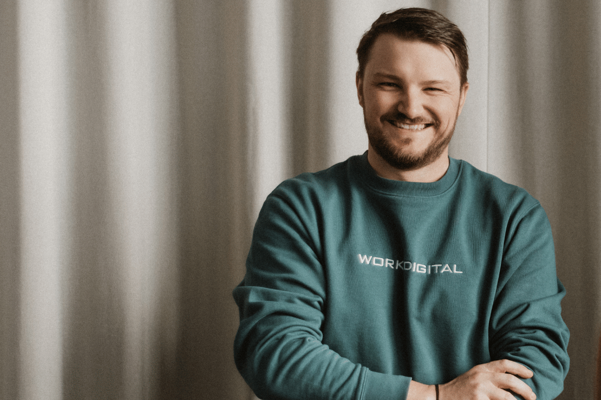 Portrait des work digital Gründers Frederik Frey