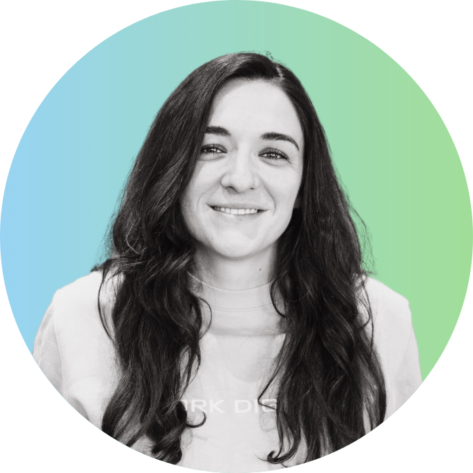 Portraitbild von unserer Marketing Managerin & Team Assistenz Lena