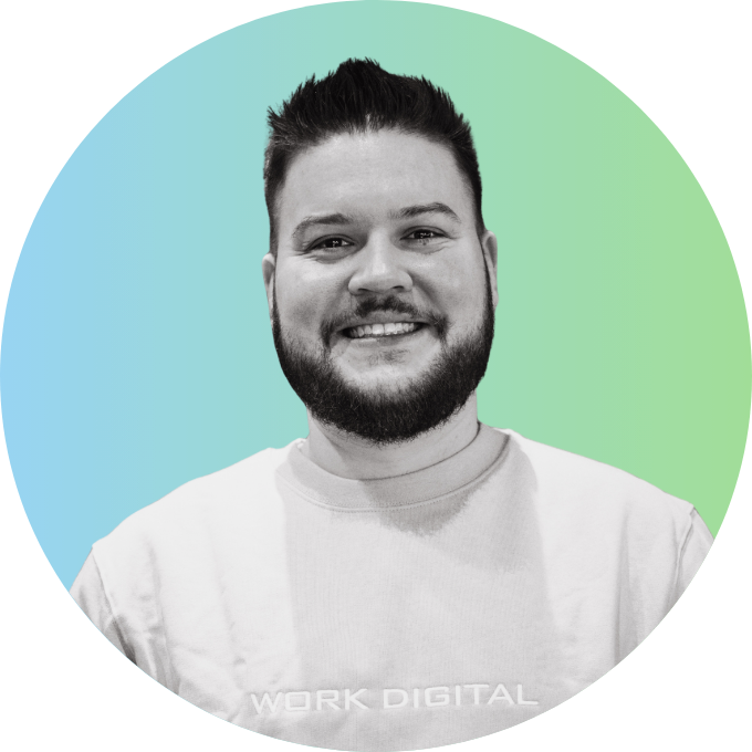 Portraitbild von unserem Sales Manager Lukas