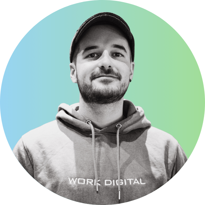 Portraitbild von unserem Developer Mike